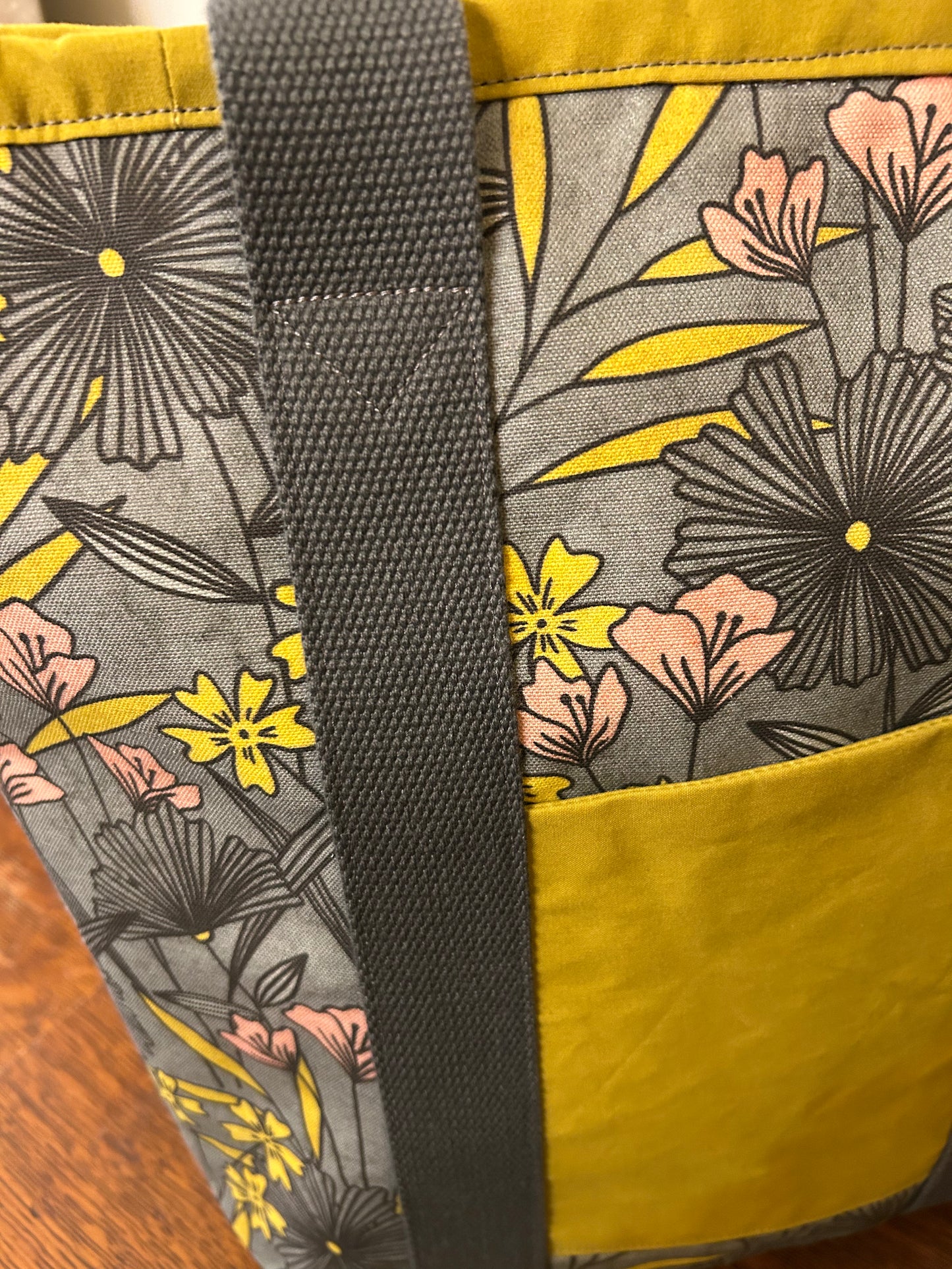 No Name Tote Grey Floral