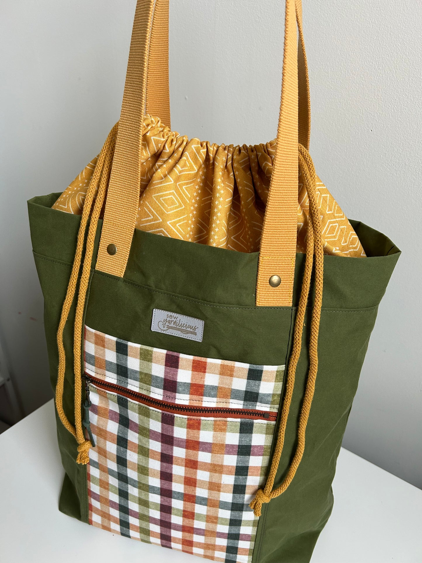 Facilis Tote Gingham