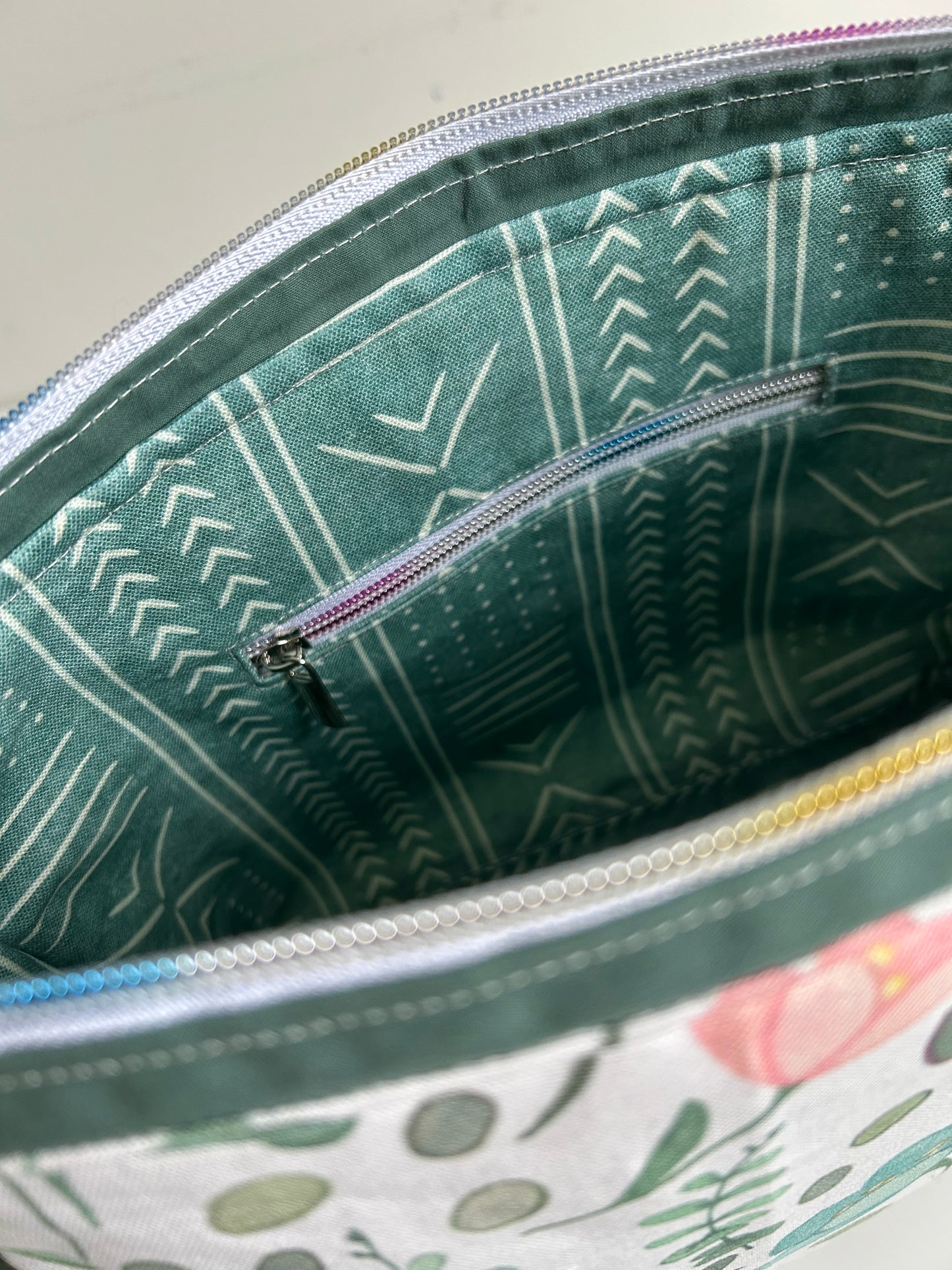Zip-It Pouch Large