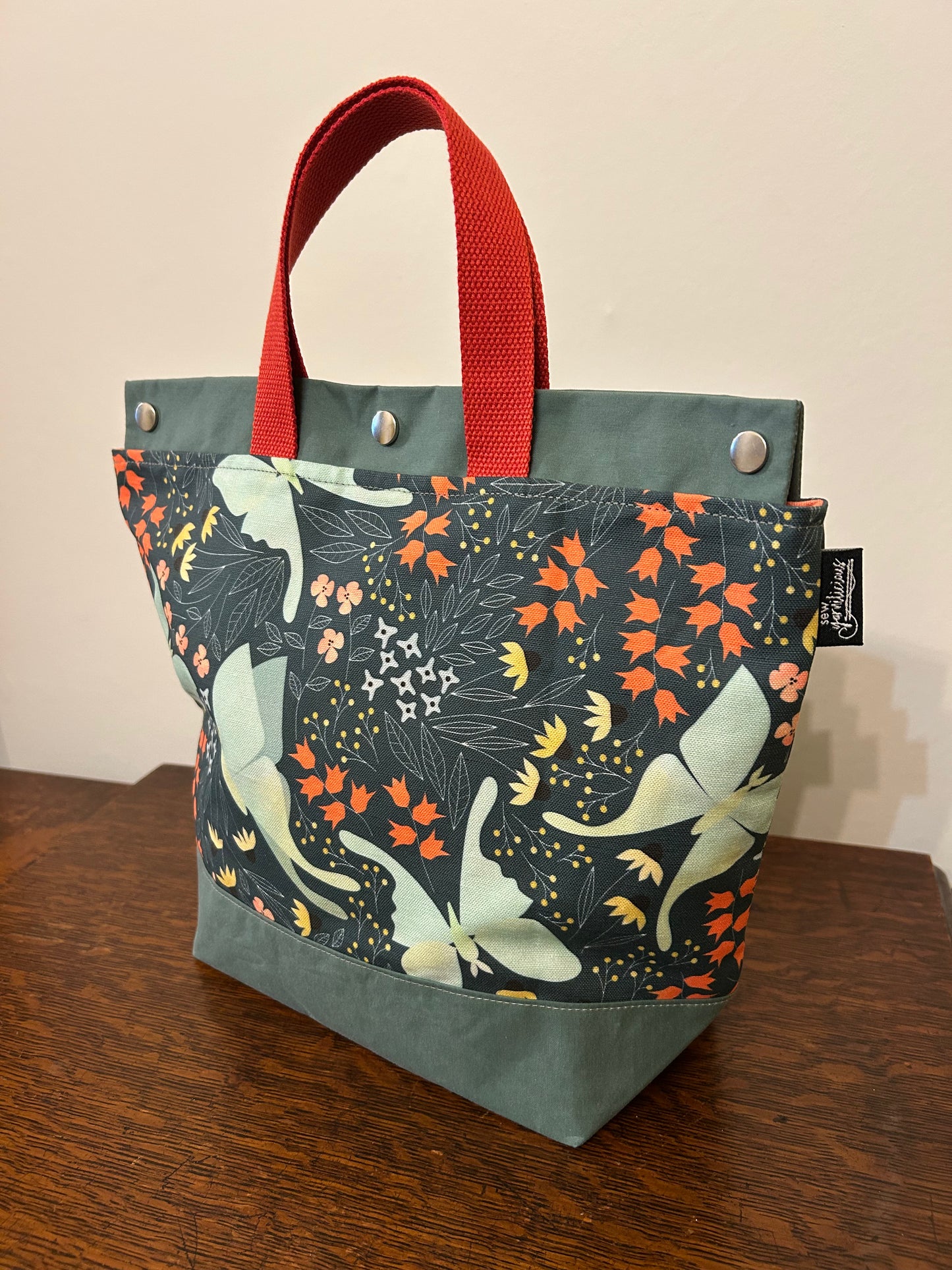 Medium Snaps Bag Moon Moth